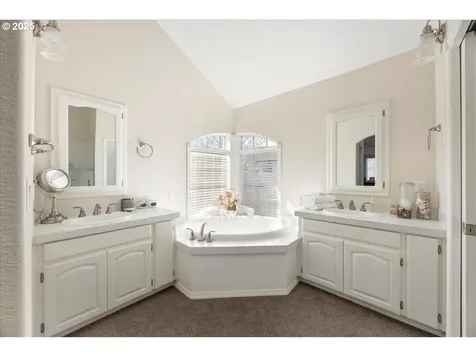 5085 SW Greenwood Circle Tualatin OR 97062