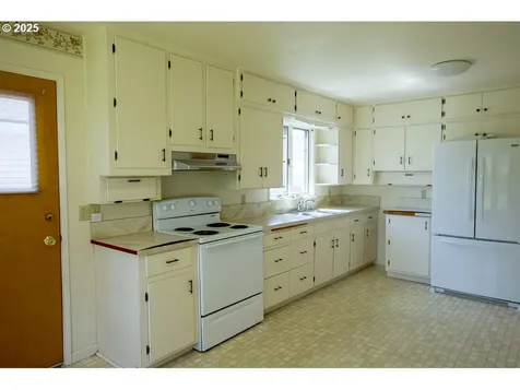 807 NW 1st Street Enterprise OR 97828