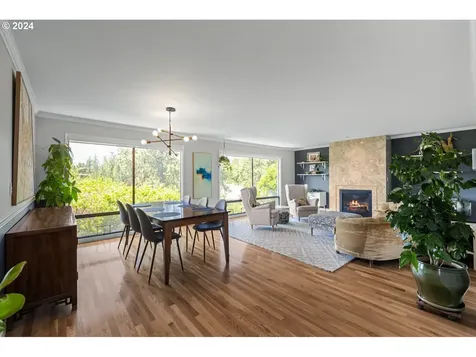 5734 SW Downs View Court Portland OR 97221