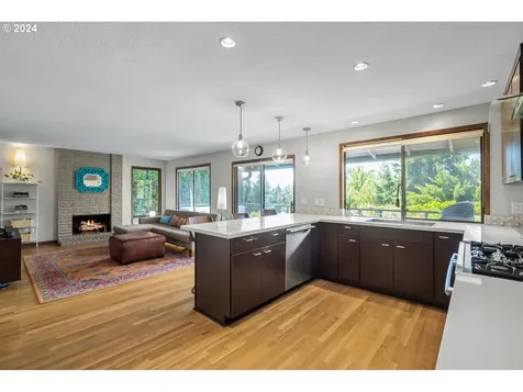 5734 SW Downs View Court Portland OR 97221