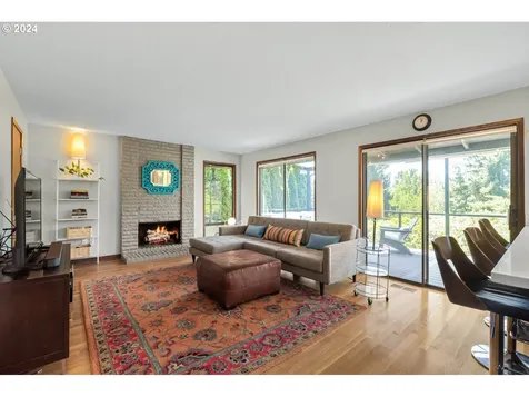 5734 SW Downs View Court Portland OR 97221