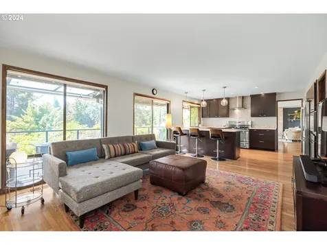 5734 SW Downs View Court Portland OR 97221