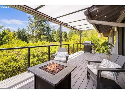 5734 SW Downs View Court Portland OR 97221