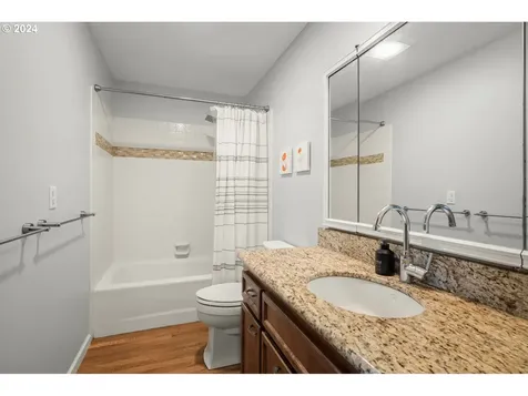5734 SW Downs View Court Portland OR 97221