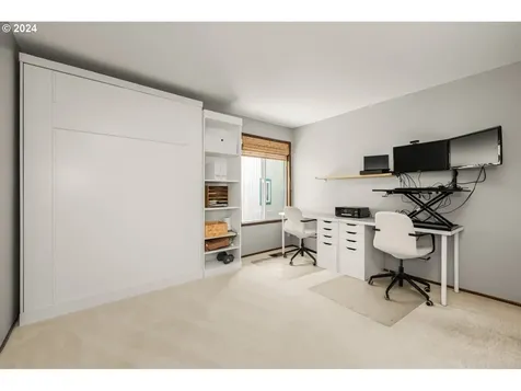 5734 SW Downs View Court Portland OR 97221