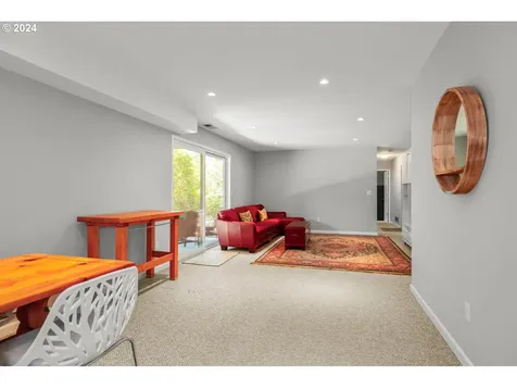 5734 SW Downs View Court Portland OR 97221