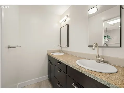 5734 SW Downs View Court Portland OR 97221