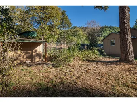 839 Union Gap Loop Road Oakland OR 97462