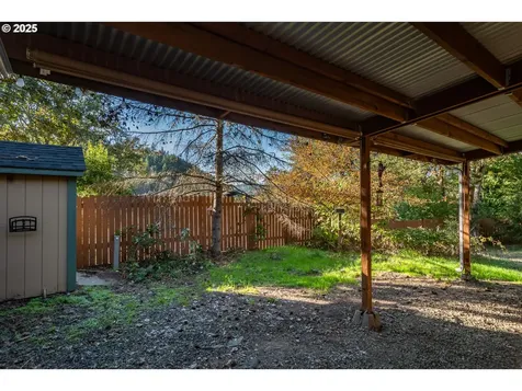 839 Union Gap Loop Road Oakland OR 97462