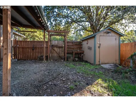 839 Union Gap Loop Road Oakland OR 97462