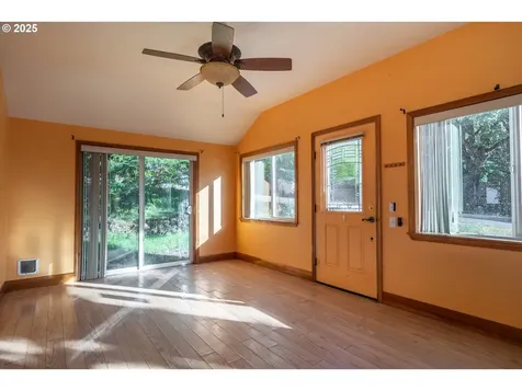 839 Union Gap Loop Road Oakland OR 97462