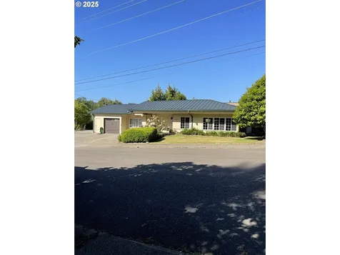 460 N 20th Street Reedsport OR 97467