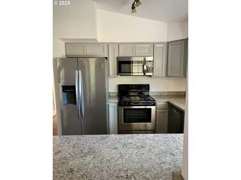 460 N 20th Street Reedsport OR 97467