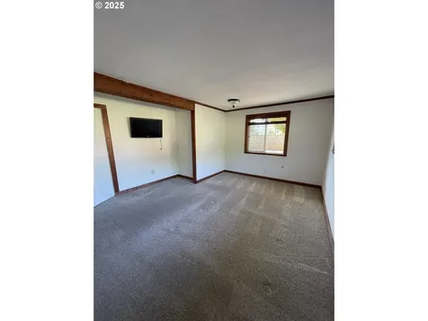460 N 20th Street Reedsport OR 97467