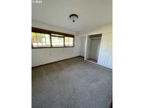 460 N 20th Street Reedsport OR 97467