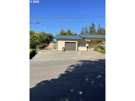 460 N 20th Street Reedsport OR 97467