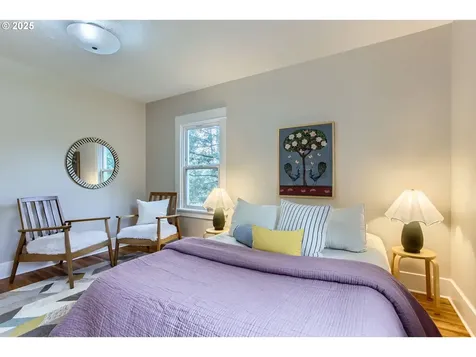 2827 SW Custer Street Portland OR 97219