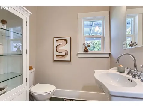 2827 SW Custer Street Portland OR 97219