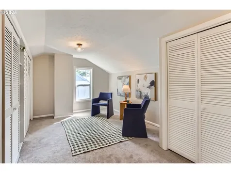 2827 SW Custer Street Portland OR 97219