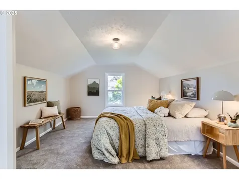 2827 SW Custer Street Portland OR 97219