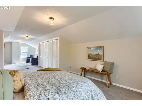 2827 SW Custer Street Portland OR 97219