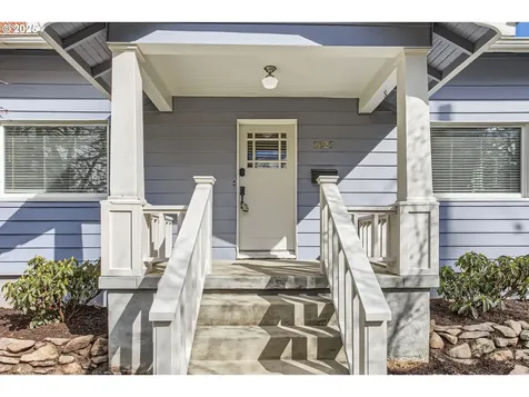 2827 SW Custer Street Portland OR 97219