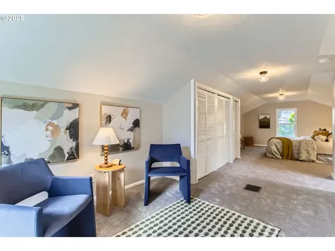 2827 SW Custer Street Portland OR 97219