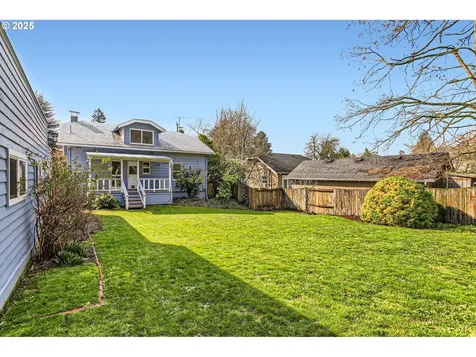2827 SW Custer Street Portland OR 97219
