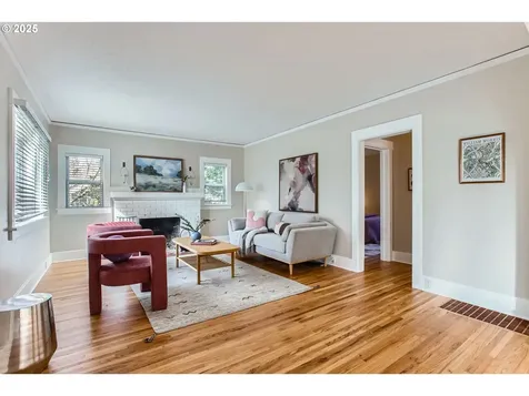 2827 SW Custer Street Portland OR 97219
