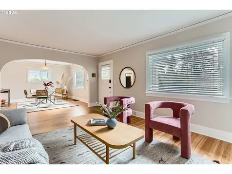 2827 SW Custer Street Portland OR 97219