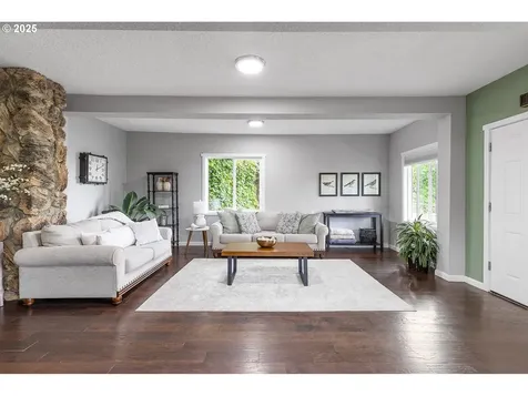 272 Military Road Kalama WA 98625