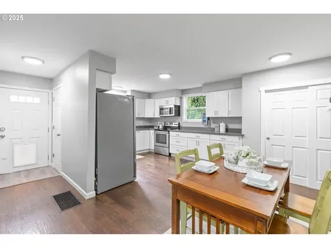 272 Military Road Kalama WA 98625