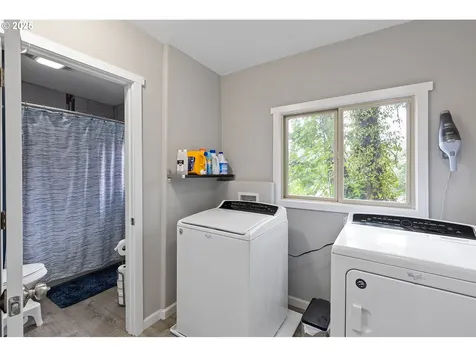272 Military Road Kalama WA 98625