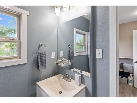 272 Military Road Kalama WA 98625