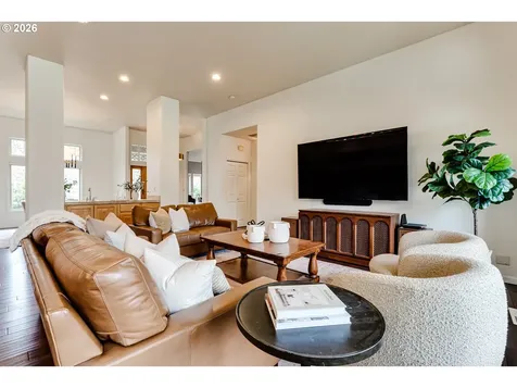 3247 Lakeside Drive Eugene OR 97401