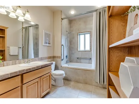 3247 Lakeside Drive Eugene OR 97401