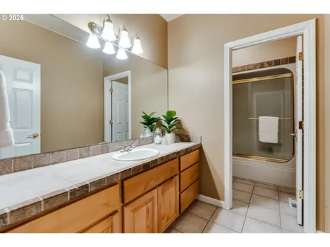 3247 Lakeside Drive Eugene OR 97401
