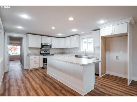 10471 Wagon Road NE Mt. Angel OR 97362