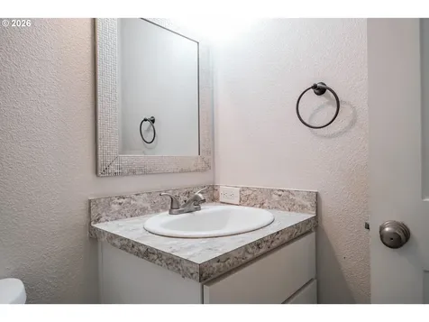 10471 Wagon Road NE Mt. Angel OR 97362