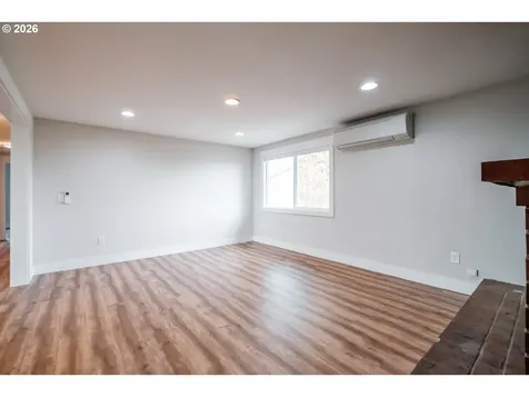 10471 Wagon Road NE Mt. Angel OR 97362