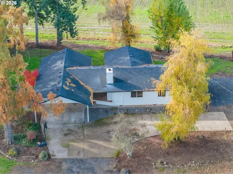 10471 Wagon Road NE Mt. Angel OR 97362