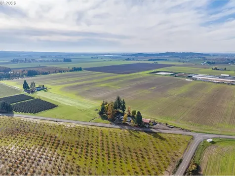 10471 Wagon Road NE Mt. Angel OR 97362