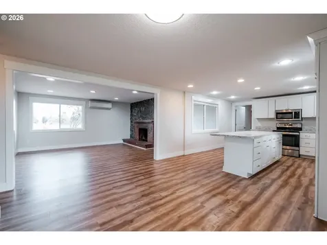 10471 Wagon Road NE Mt. Angel OR 97362