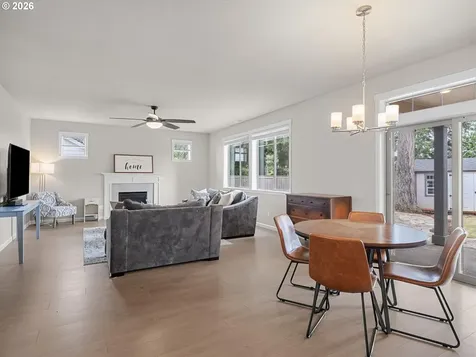 38432 Maple Street Sandy OR 97055