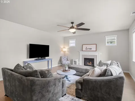 38432 Maple Street Sandy OR 97055