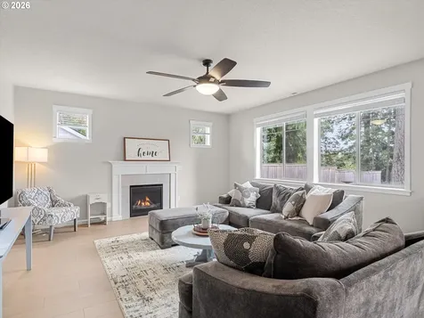 38432 Maple Street Sandy OR 97055