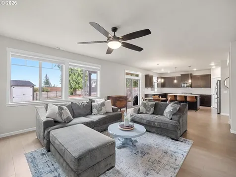 38432 Maple Street Sandy OR 97055