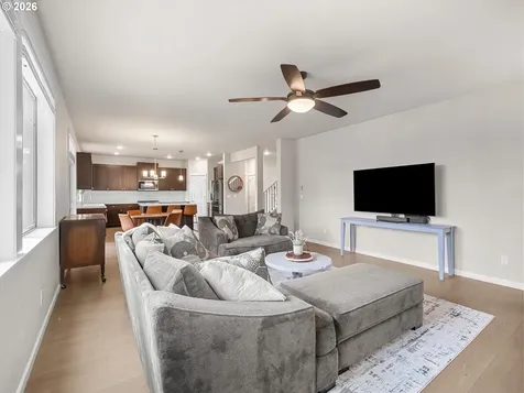 38432 Maple Street Sandy OR 97055