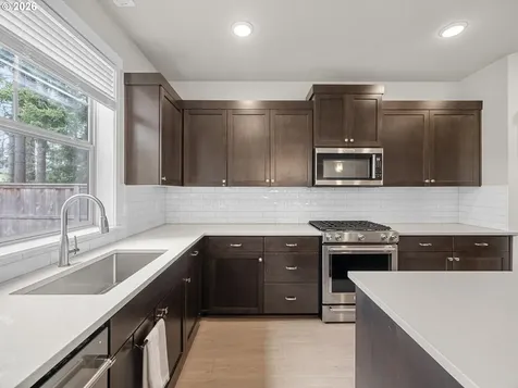 38432 Maple Street Sandy OR 97055