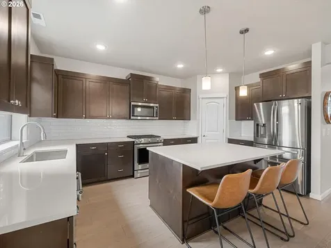 38432 Maple Street Sandy OR 97055